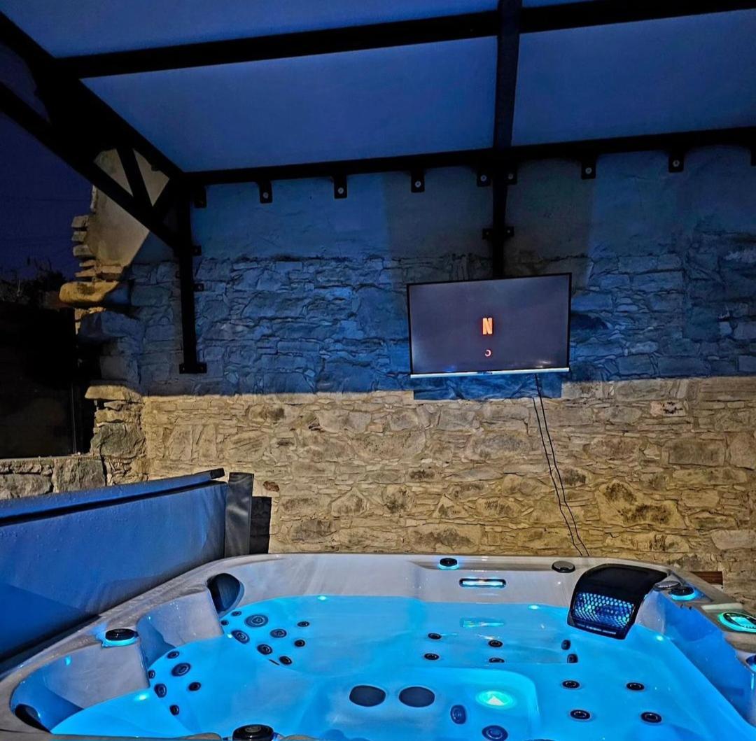 The Stonehouse Suites With Private Bath Spas Lemesós Eksteriør bilde