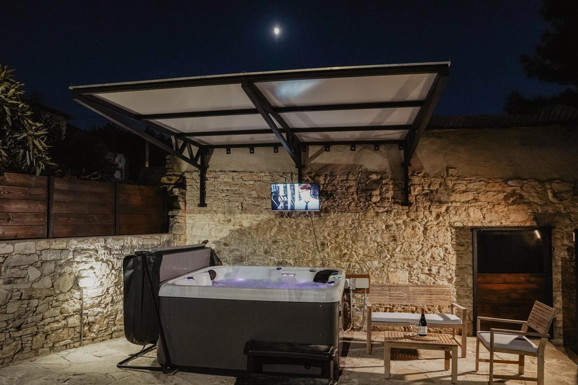 The Stonehouse Suites With Private Bath Spas Lemesós Eksteriør bilde