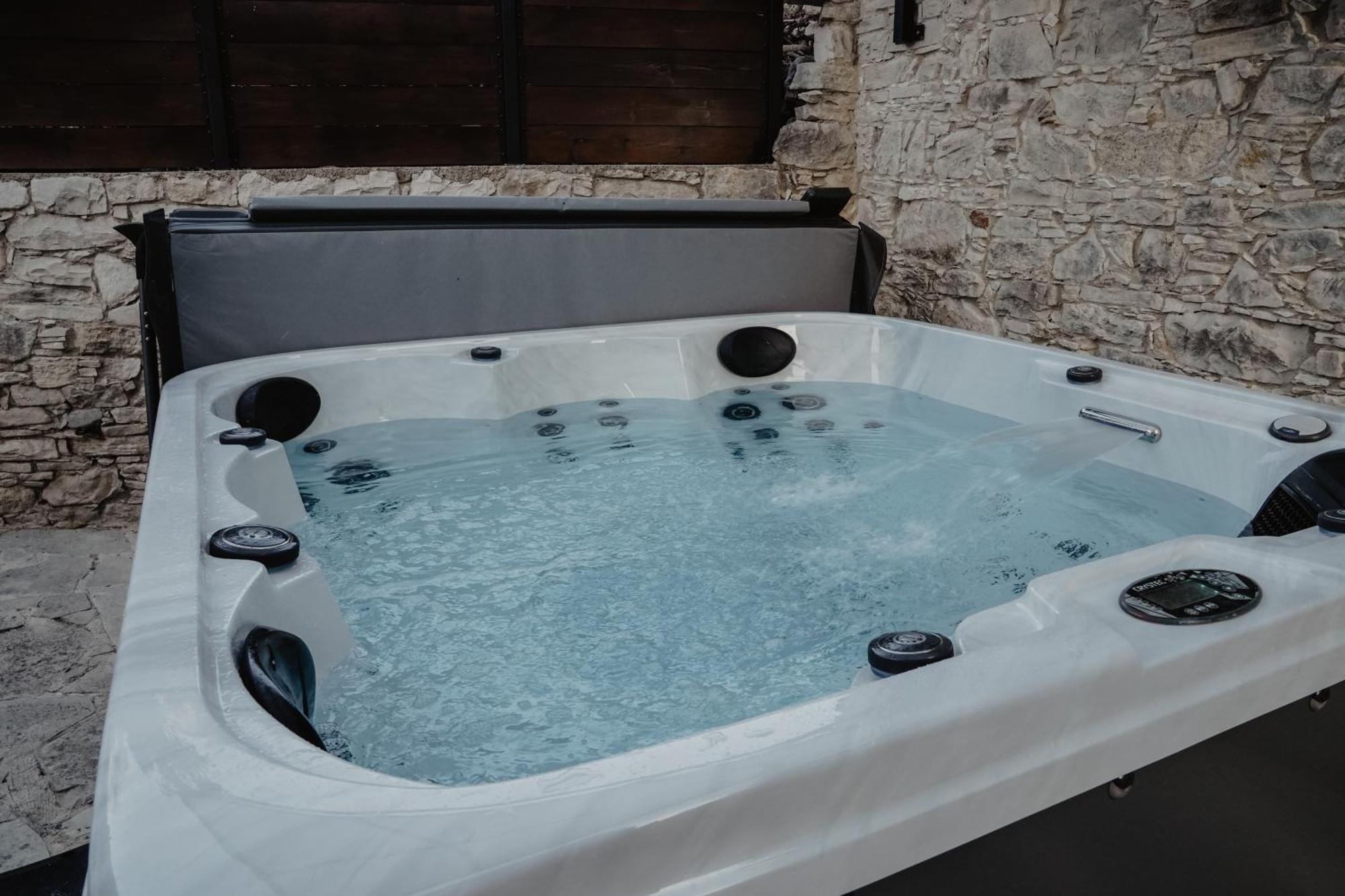 The Stonehouse Suites With Private Bath Spas Lemesós Eksteriør bilde