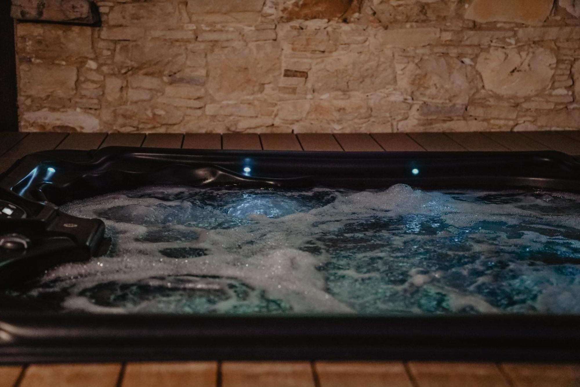 The Stonehouse Suites With Private Bath Spas Lemesós Eksteriør bilde