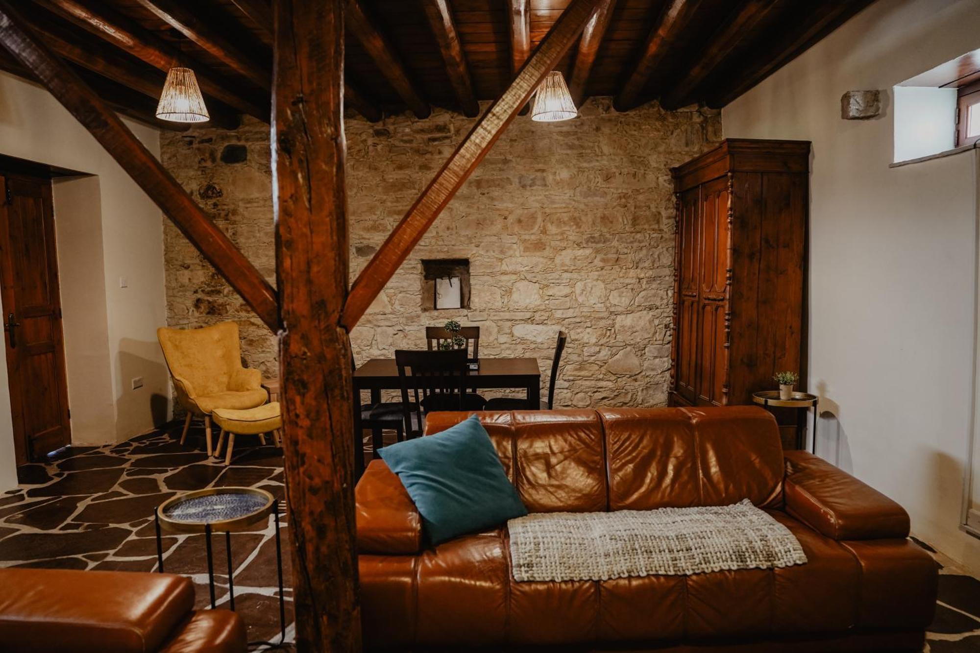 The Stonehouse Suites With Private Bath Spas Lemesós Eksteriør bilde