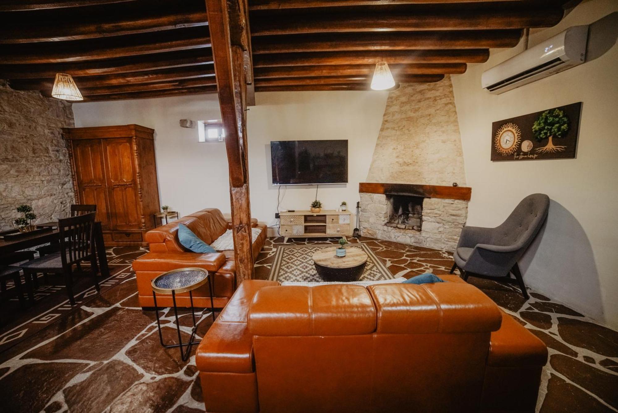 The Stonehouse Suites With Private Bath Spas Lemesós Eksteriør bilde
