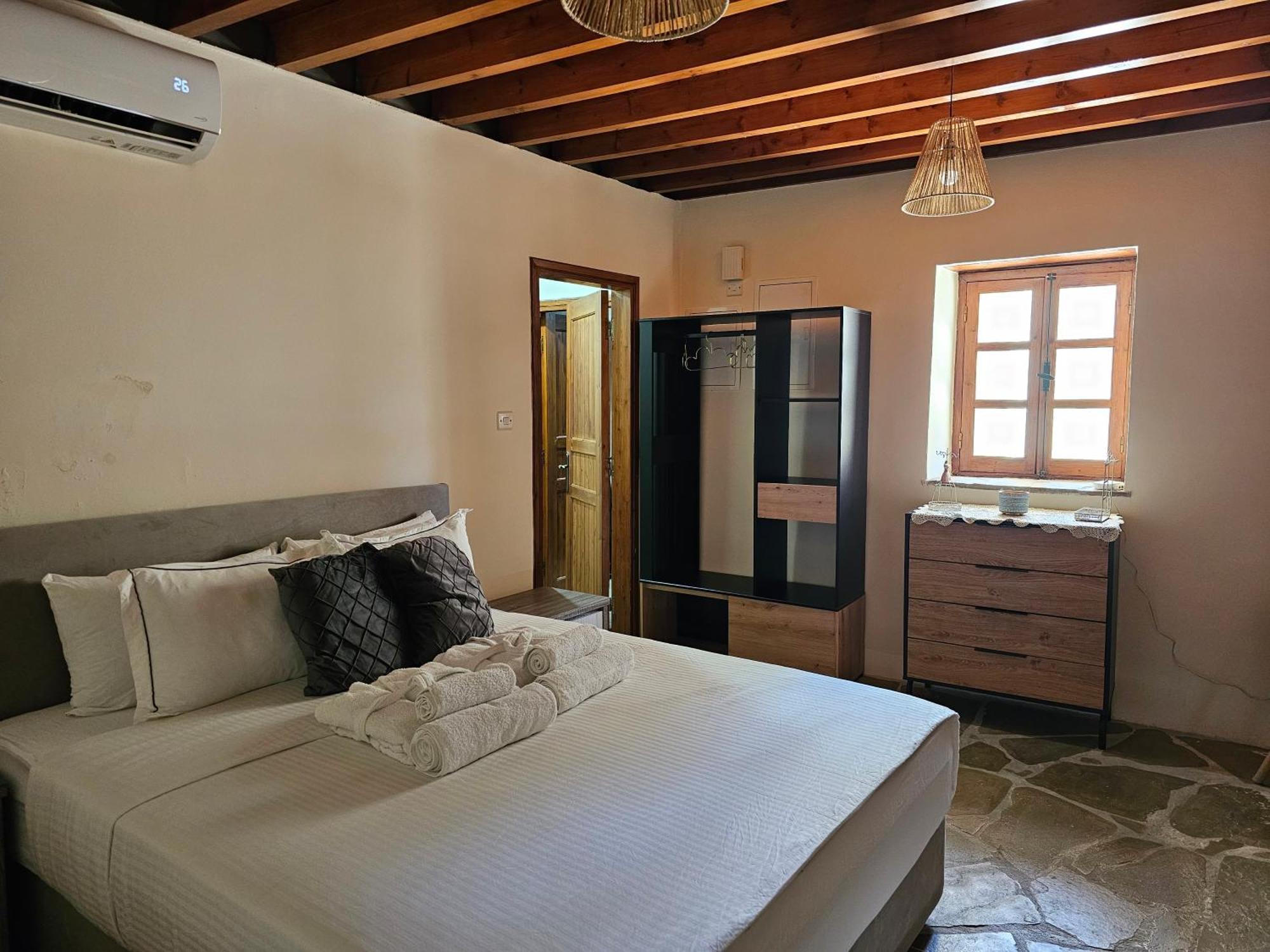 The Stonehouse Suites With Private Bath Spas Lemesós Eksteriør bilde